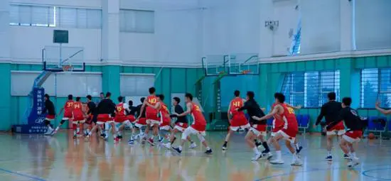 哪里可以学习到高级的篮球战术训练方法?_0